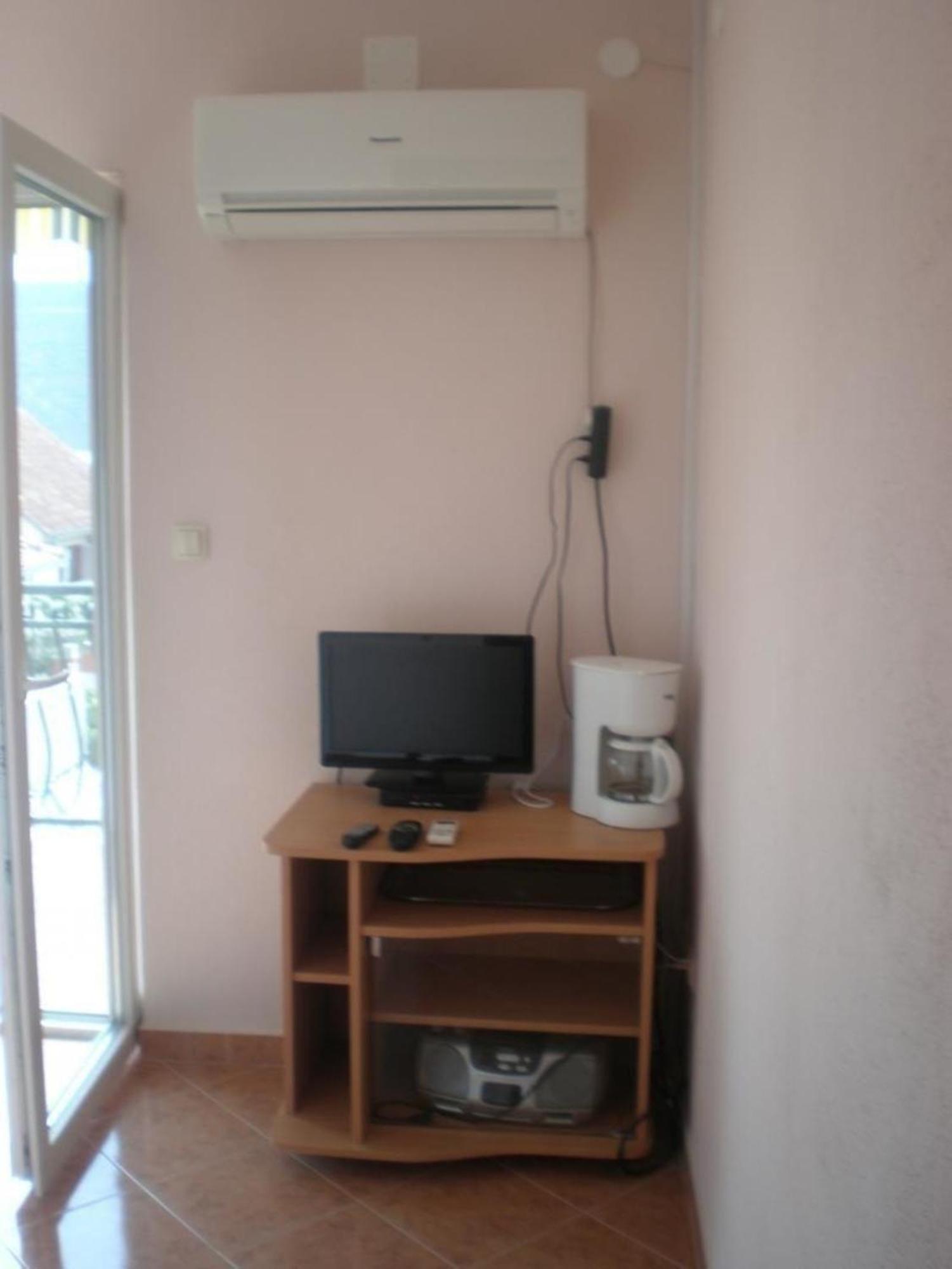 Ferienwohnung Fuer 3 Personen Ca 45 Qm In Poljica Bei Trogir, Dalmatien Kastela Und Umgebung Exterior photo