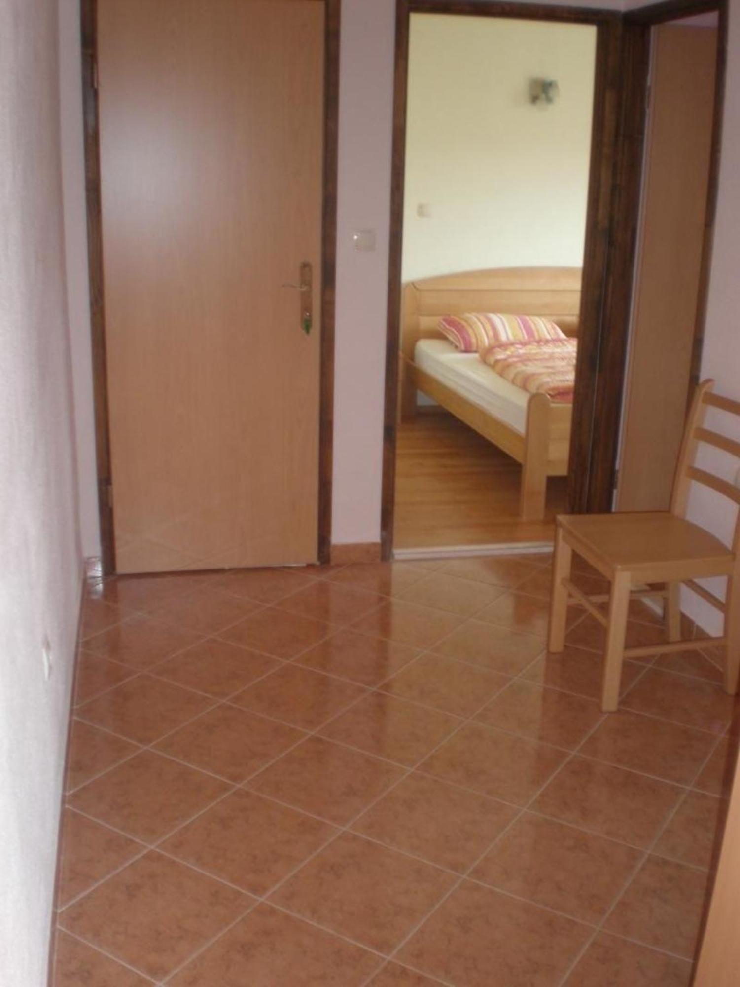 Ferienwohnung Fuer 3 Personen Ca 45 Qm In Poljica Bei Trogir, Dalmatien Kastela Und Umgebung Exterior photo