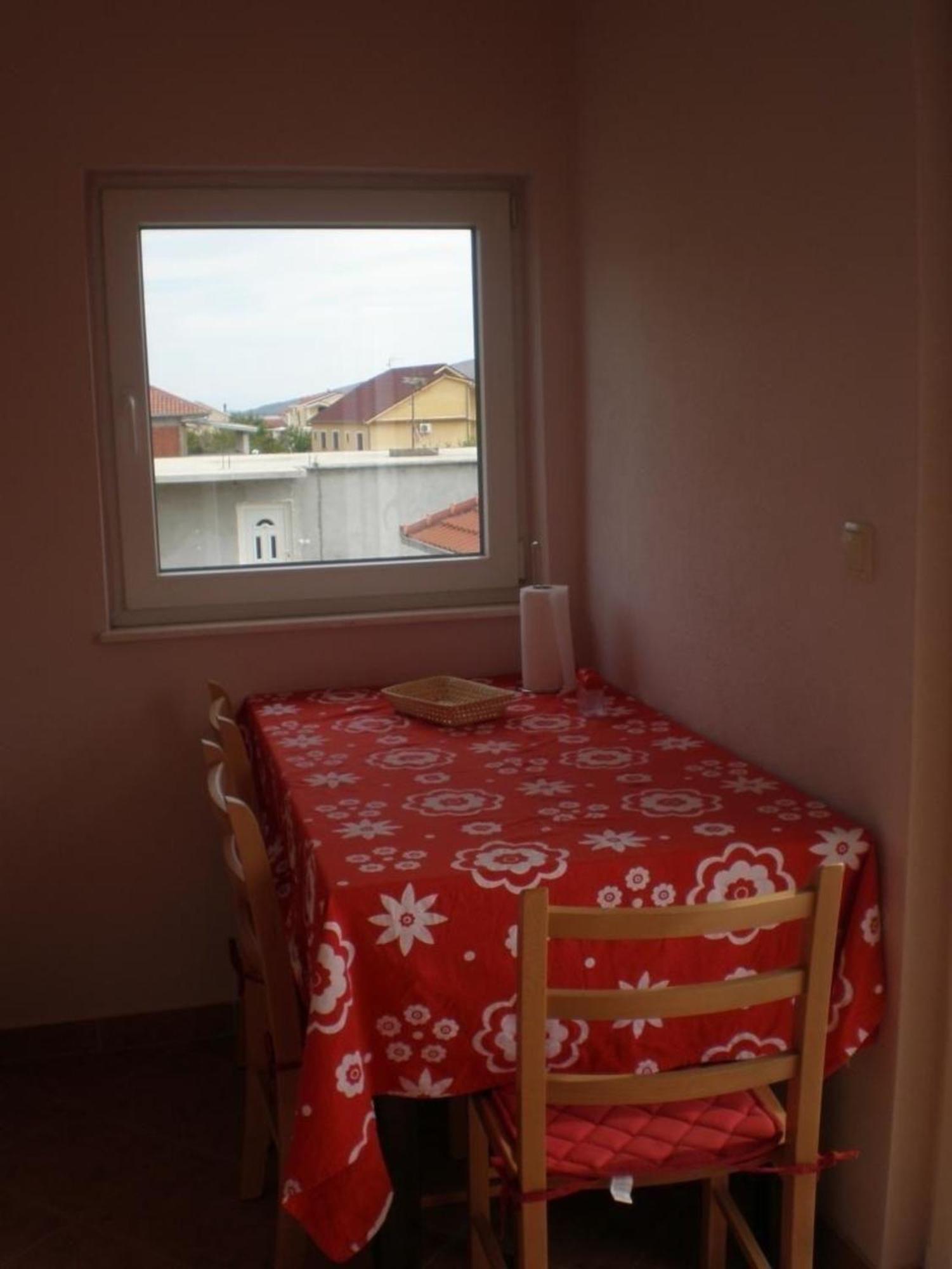 Ferienwohnung Fuer 3 Personen Ca 45 Qm In Poljica Bei Trogir, Dalmatien Kastela Und Umgebung Exterior photo